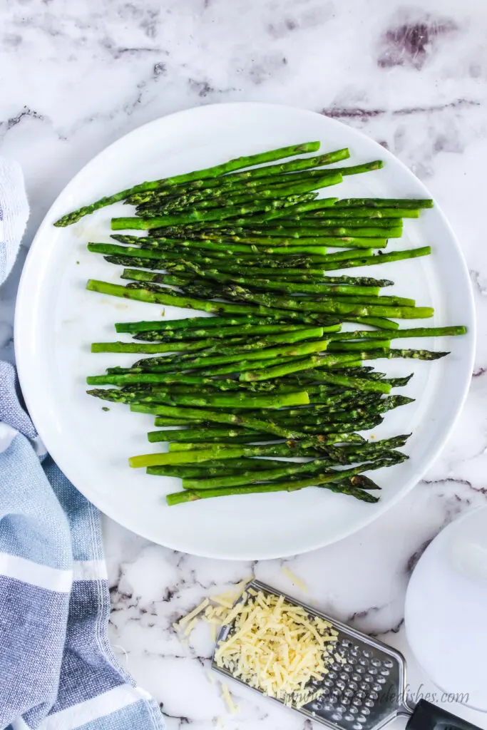 fresh grilled asparagus on a plate